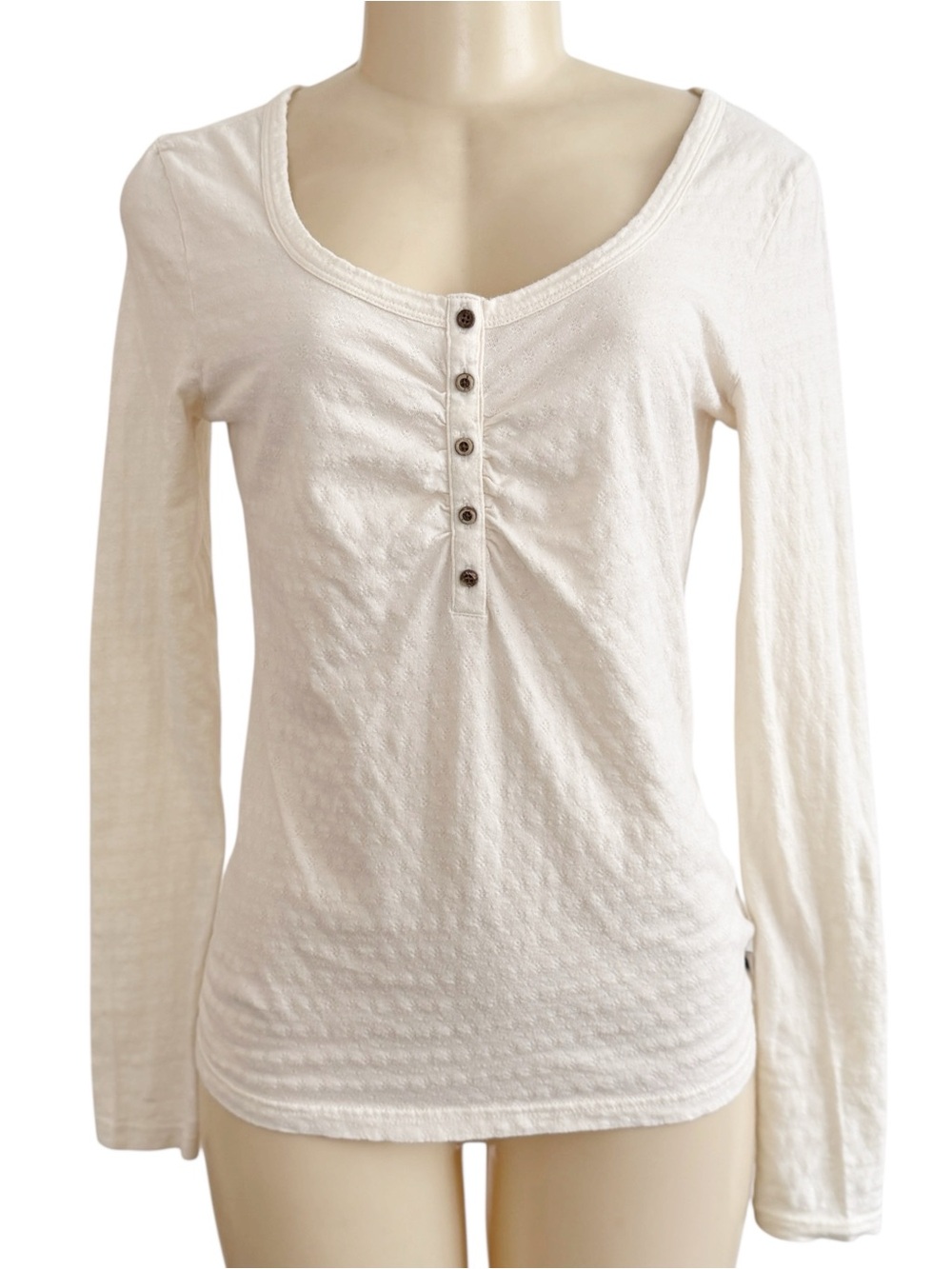 The North Face Women's Cream Scoop Neck Henley Long Sleeve Top